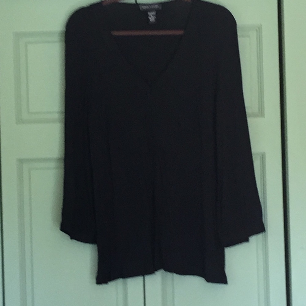 Cable and Guage black long sleeve flowy top. XL